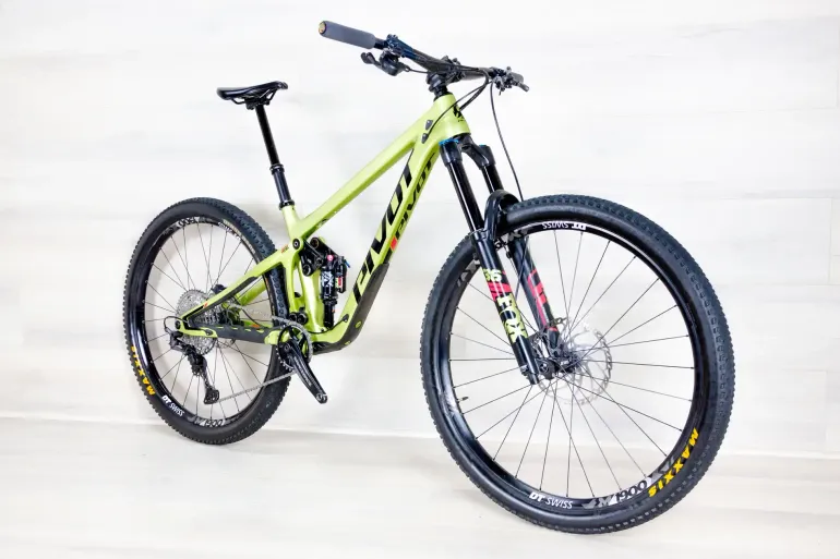 Used Pivot Switchblade Race 2022 Mountainbike, Green — image 11 of 19