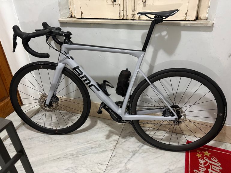 Used BMC Teammachine Shimano Ultegra Di2 2019 Road & Gravel — image 1 of 9