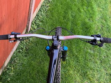 Canyon Spectral 29 CF 7 2023 2023 Mountainbike usato, Nero — immagine 5 di 10