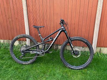 Canyon Spectral 29 CF 7 2023 2023 Mountainbike usato, Nero — immagine 1 di 10