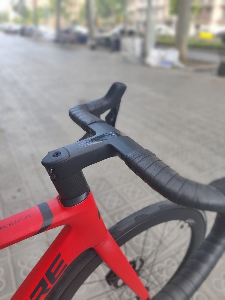 Used Lapierre Xelius SL 9.0 Ultegra Di2 2024 Road & Gravel, Red — image 6 of 9