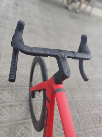 Used Lapierre Xelius SL 9.0 Ultegra Di2 2024 Road & Gravel, Red — image 7 of 9