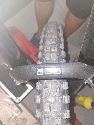 Giant Advance E+ Elite 3 Trance Shimano Deore XT 2024 Mountainbike de segunda mano, Morado — imagen 29 de 31