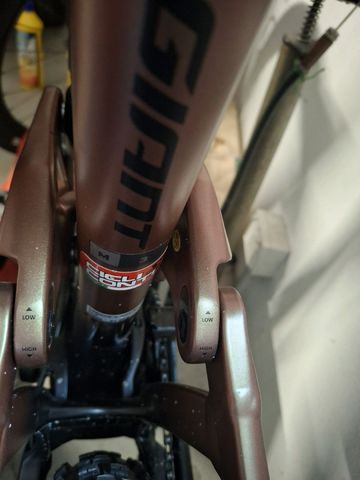 Giant Advance E+ Elite 3 Trance Shimano Deore XT 2024 Mountainbike de segunda mano, Morado — imagen 24 de 31