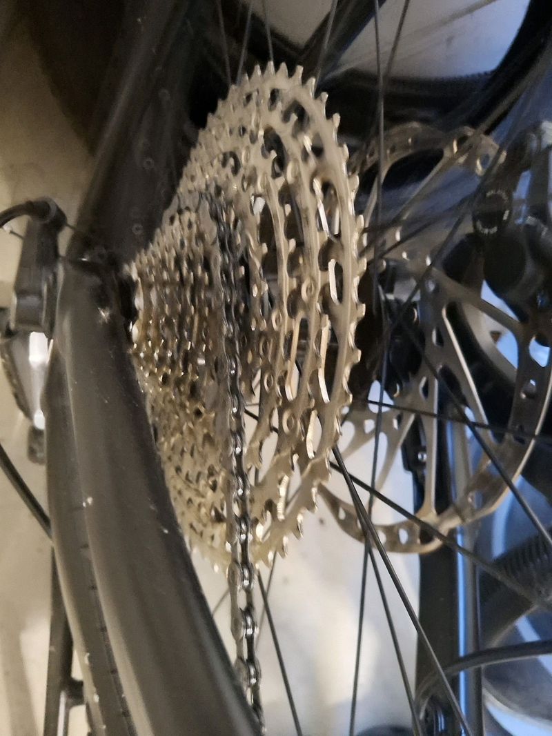 Giant Advance E+ Elite 3 Trance Shimano Deore XT 2024 Mountainbike de segunda mano, Morado — imagen 22 de 31