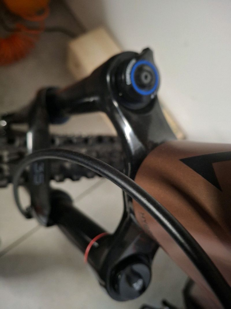 Giant Advance E+ Elite 3 Trance Shimano Deore XT 2024 Mountainbike de segunda mano, Morado — imagen 12 de 31