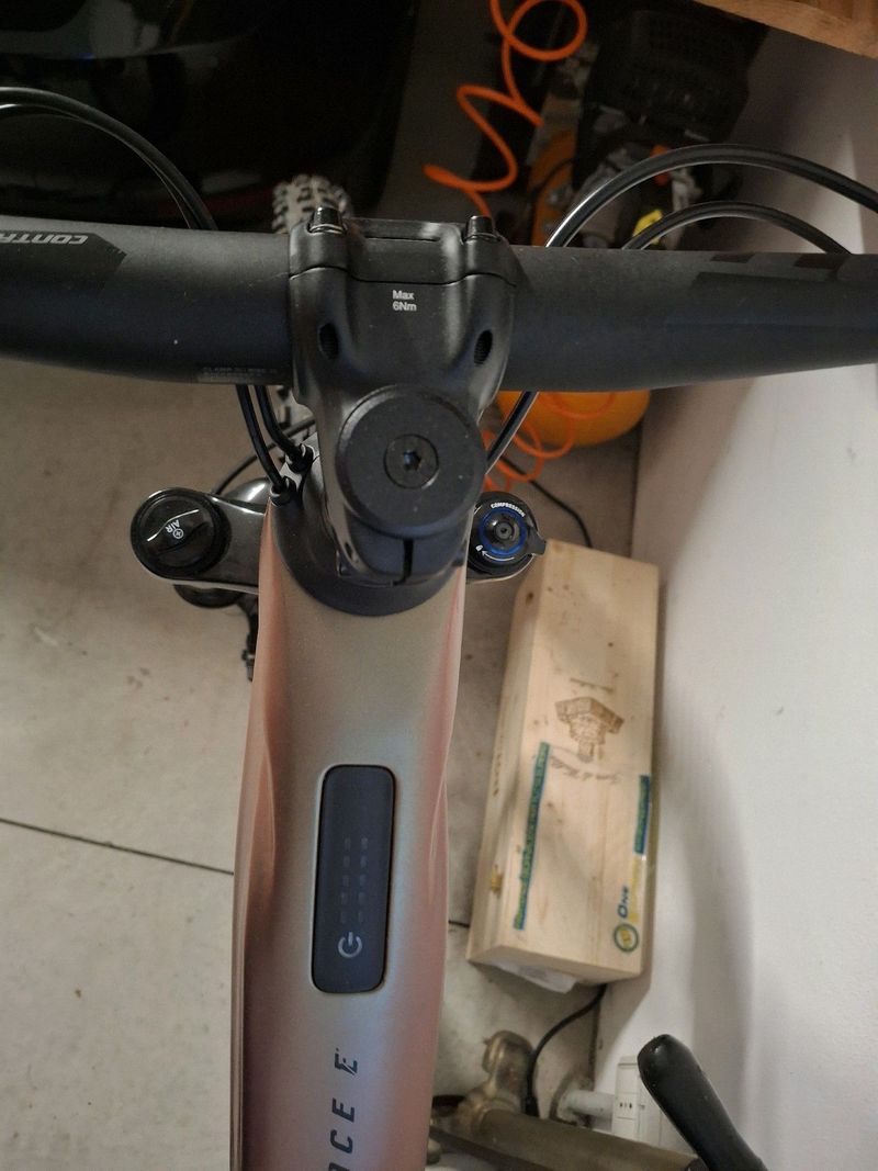 Giant Advance E+ Elite 3 Trance Shimano Deore XT 2024 Mountainbike de segunda mano, Morado — imagen 21 de 31