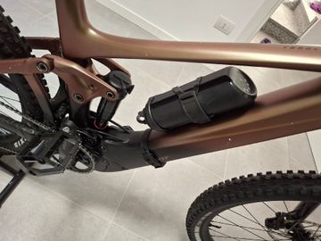 Giant Advance E+ Elite 3 Trance Shimano Deore XT 2024 Mountainbike de segunda mano, Morado — imagen 8 de 31