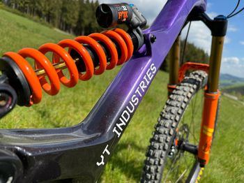 Used YT Industries Capra SRAM GX Eagle AXS 2021 Mountainbike, Purple — image 6 of 6