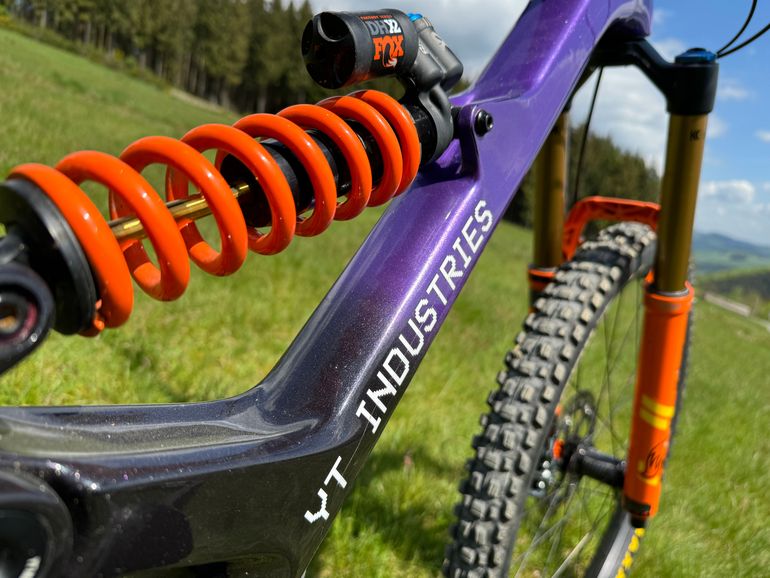 Used YT Industries Capra SRAM GX Eagle AXS 2021 Mountainbike, Purple — image 6 of 6