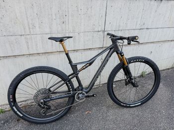 Gebrauchtes Orbea Oiz M-LTD Custom Carbon RAW Titanium Stars MTB 2025 MTB