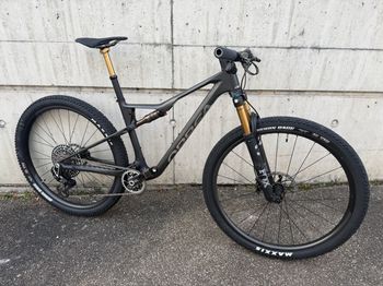 Orbea, Orbea Oiz M-LTD Custom Carbon RAW Titanium Stars MTB
