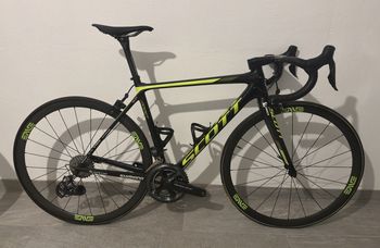 Scott, Addict 10 2017