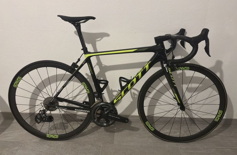Used Scott Addict 10 2017 2017 Road & Gravel, Black — image 1 of 5