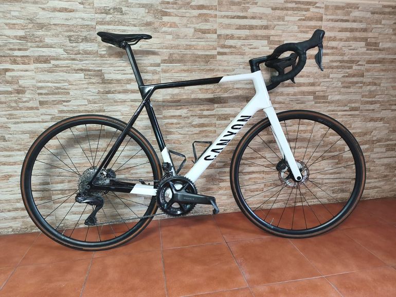 Used Canyon Ultimate CF SL 8 Di2 LTD RSVP 2022 2022 Road & Gravel — image 1 of 7