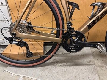 Bianchi Impulso COMP GRX 610 disc 2025 2025 Road & Gravel usato, Verde — immagine 2 di 4
