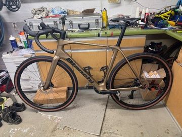 Bianchi Impulso COMP GRX 610 disc 2025 2025 Road & Gravel usato, Verde — immagine 4 di 4