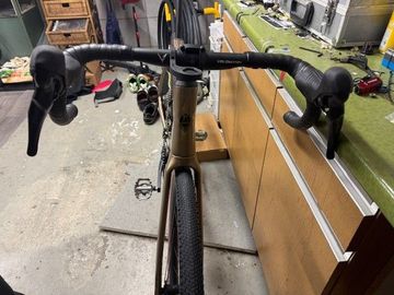 Bianchi Impulso COMP GRX 610 disc 2025 2025 Road & Gravel usato, Verde — immagine 3 di 4
