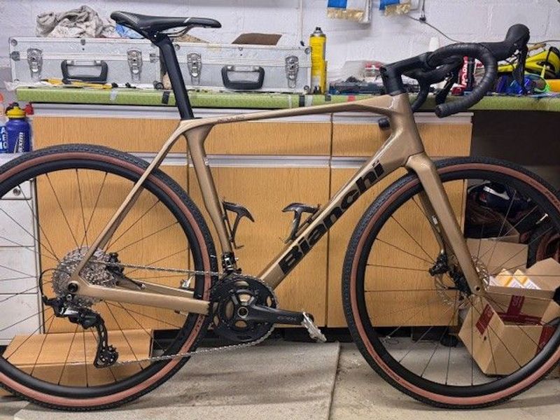 Gebrauchtes Bianchi Impulso COMP GRX 610 disc 2025 2025 Road & Gravel