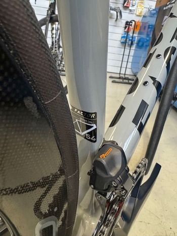 Used Factor O2 Shimano Ultegra Di2 2025 Road & Gravel, Light Gray — image 4 of 7