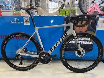 Used Factor O2 Shimano Ultegra Di2 2025 Road & Gravel, Light Gray — image 3 of 7