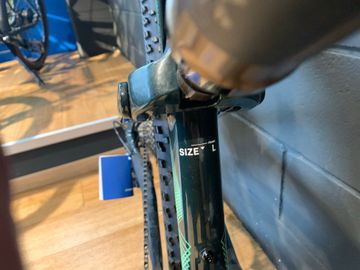 Używany Orbea OIZ M-PRO 2024 2024 Mountainbike — zdjęcie 9 z 10