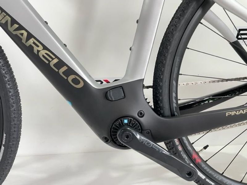 Použité Pinarello Nytro Gravel E5 Saturn Silver Rival AXS RR900 2025 Road & Gravel
