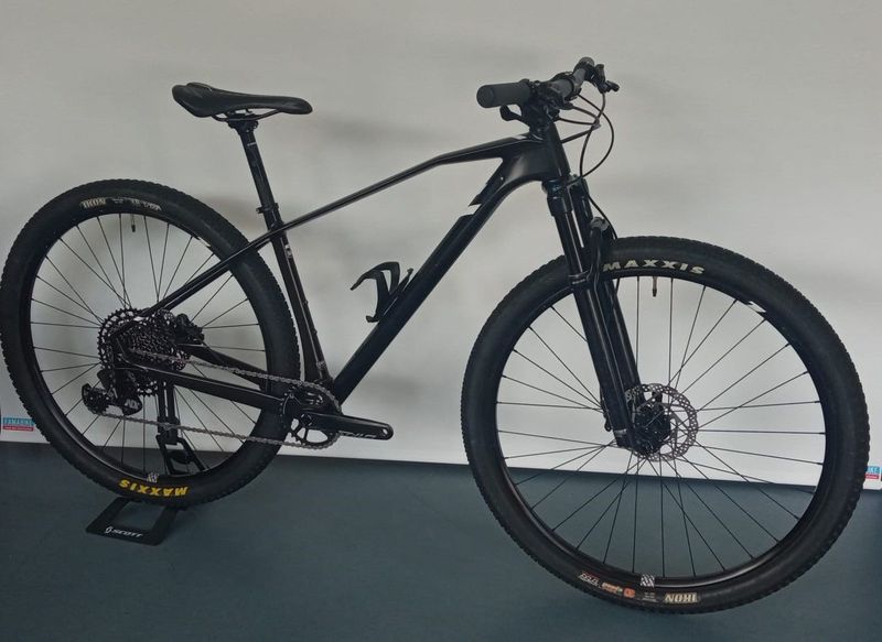 Used Mondraker Chrono Carbon 29 2019 MTB