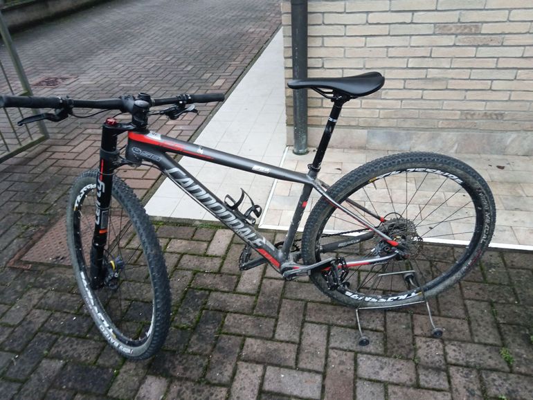 Used Cannondale F-Si Carbon 3 2018 2018 Mountainbike — image 1 of 3