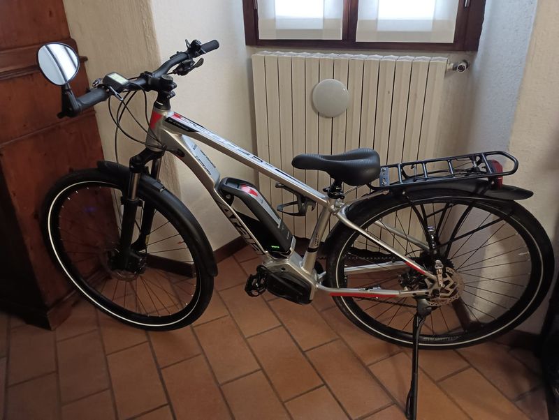 Used Atala 21 B-CROSS A6.1 9V ULTR/RED Con Reggisella Telescopico Urban & Touring