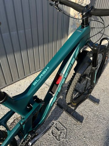 Käytetty Trek Slash 9.8 2023 2023 Mountainbike — kuva 3 / 7