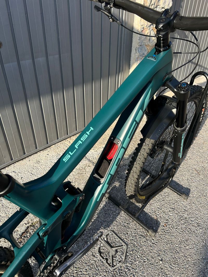 Käytetty Trek Slash 9.8 2023 2023 Mountainbike — kuva 3 / 7