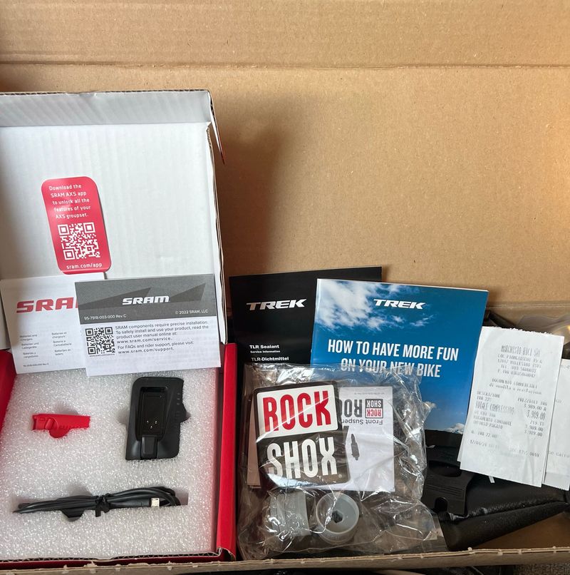 Käytetty Trek Slash 9.8 2023 2023 Mountainbike — kuva 7 / 7