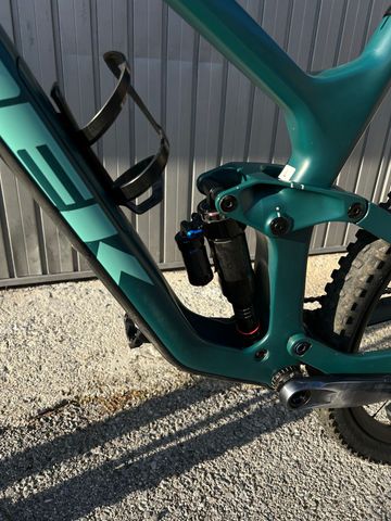 Käytetty Trek Slash 9.8 2023 2023 Mountainbike — kuva 5 / 7