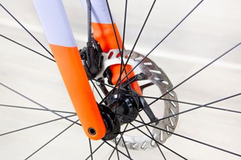 Used Trek Madone SL5 Gen 8 2025 Road & Gravel, Purple — image 11 of 18