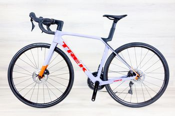 Used Trek Madone SL5 Gen 8 2025 Road & Gravel, Purple — image 2 of 18