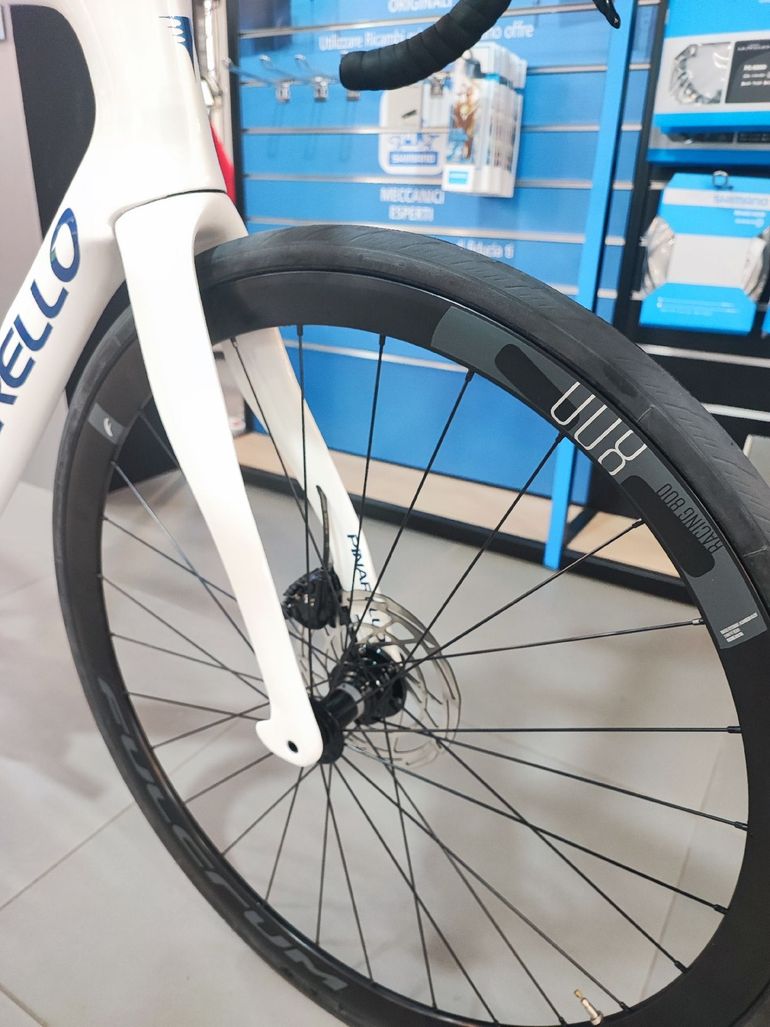 Used Pinarello Pinarello F5 105 Di2 57.5 2025 2025 Road & Gravel, White — image 8 of 9