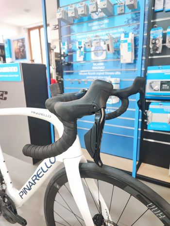 Used Pinarello Pinarello F5 105 Di2 57.5 2025 2025 Road & Gravel, White — image 5 of 9