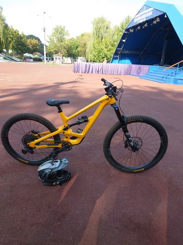 Used YT Industries Capra CORE 3 MX 2024 2024 Mountainbike, Orange, 29, 27.5 — image 13 of 15