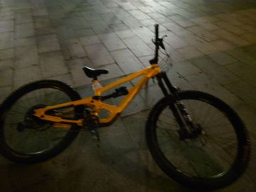 Used YT Industries Capra CORE 3 MX 2024 2024 Mountainbike, Orange, 29, 27.5 — image 6 of 15