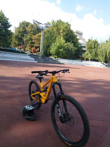 Used YT Industries Capra CORE 3 MX 2024 2024 Mountainbike, Orange, 29, 27.5 — image 14 of 15