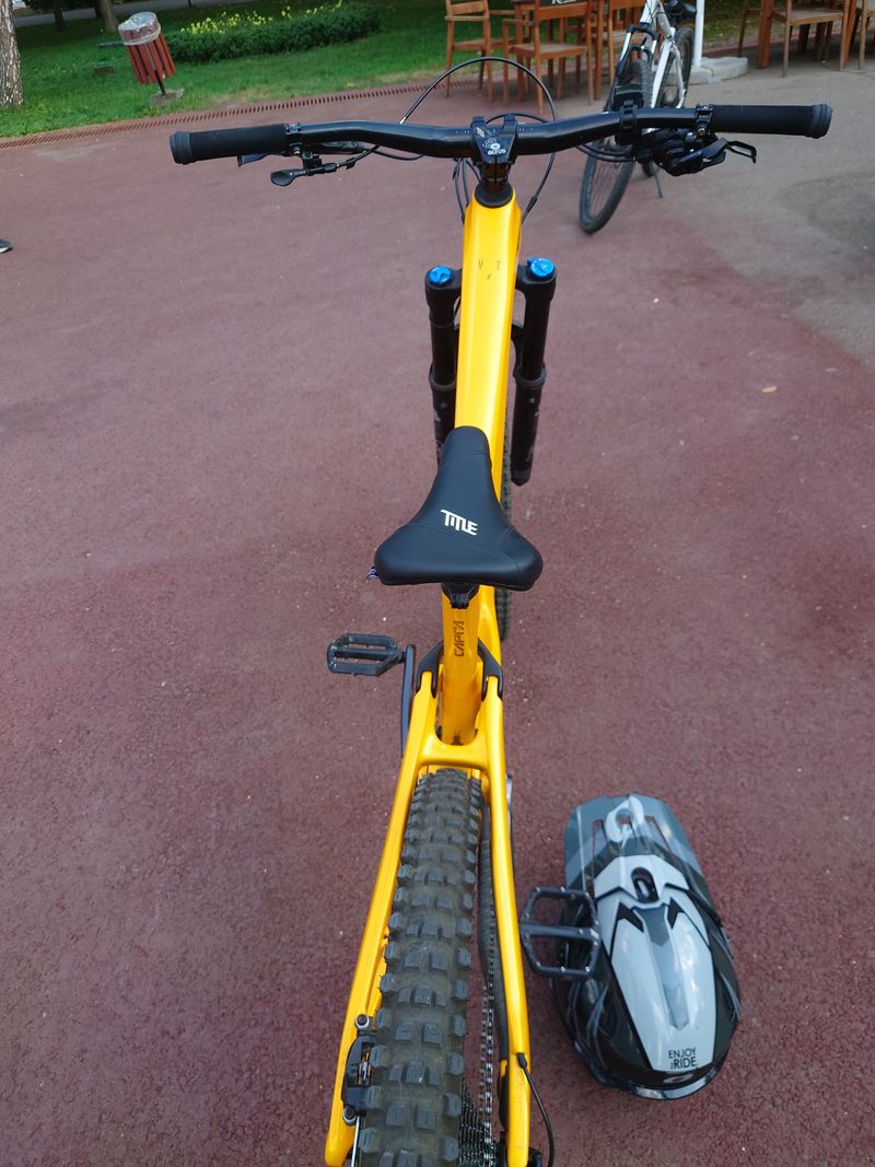 Used YT Industries Capra CORE 3 MX 2024 2024 Mountainbike, Orange, 29, 27.5 — image 11 of 15