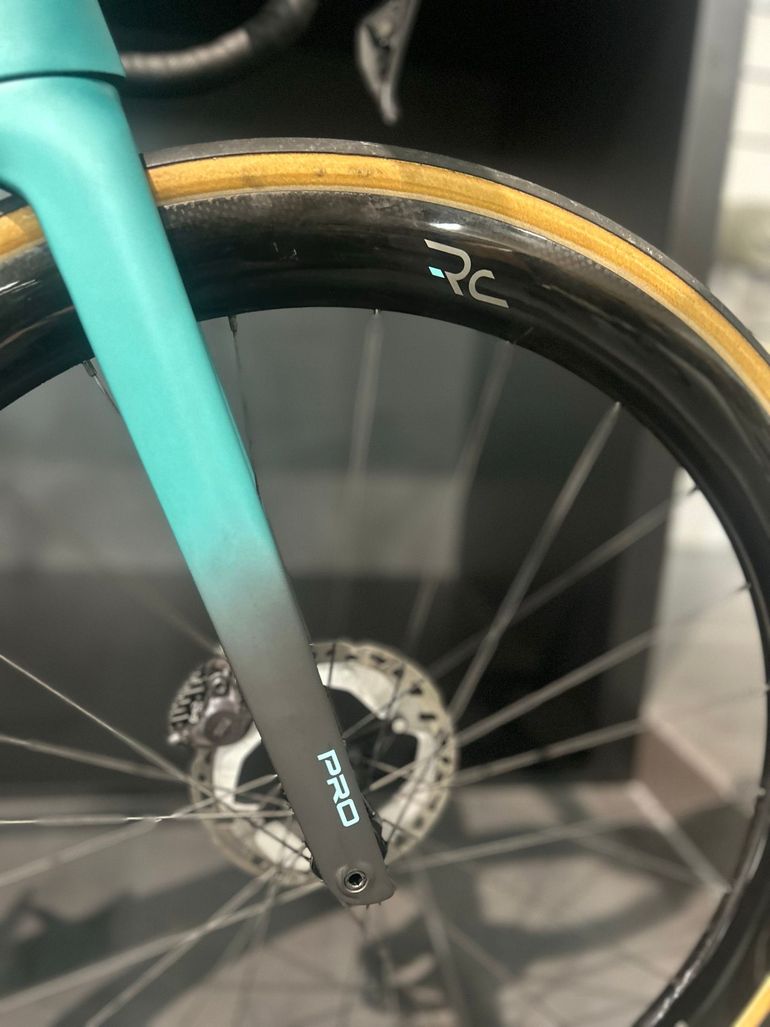 Used Bianchi Specialissima PRO Ultegra Di2 2024 2024 Road & Gravel, Black — image 6 of 6