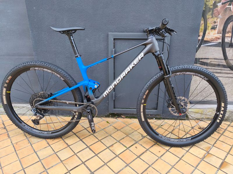 Used Mondraker F-PODIUM 2024 2024 Mountainbike, Blue, 29 — image 1 of 4