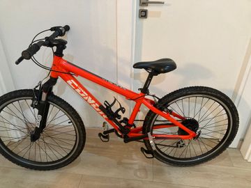 Used Conor Junior 440 24” 2021 Mountainbike, Red — image 10 of 22