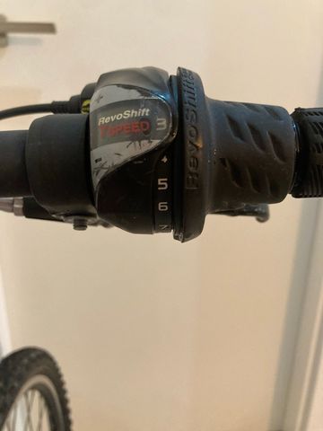 Used Conor Junior 440 24” 2021 Mountainbike, Red — image 16 of 22
