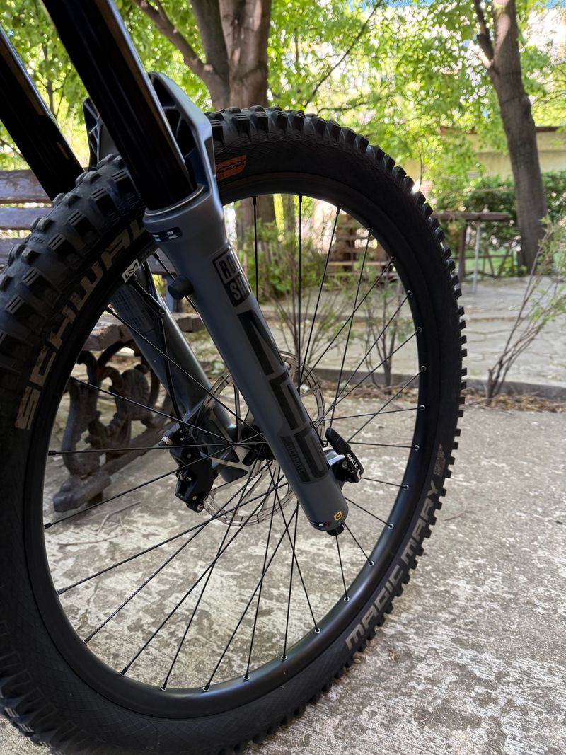Propain Spindrift 5AL 2025 Mountainbike usato, Grigio chiaro — immagine 17 di 21