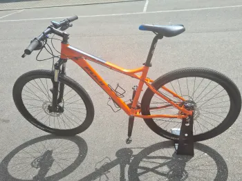 Used Fuji Nevada LTD 2.0 2018 Mountainbike, Orange — image 3 of 3