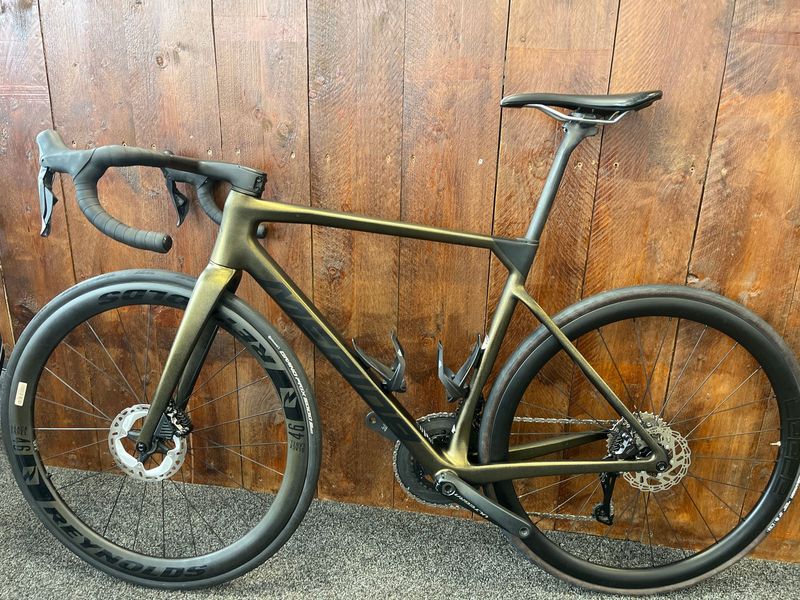 Used A2B Merida Scultura 9000 2024 Road & Gravel