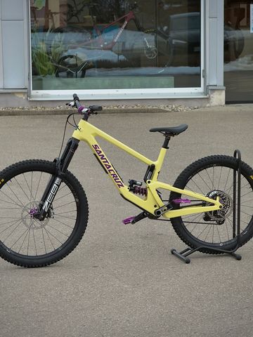 Used Santa Cruz Nomad Custom 2025 Mountainbike, Orange — image 2 of 24